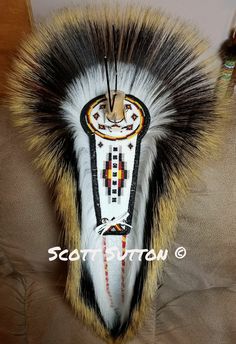 Indian Artifacts For Sale, Grass Dance Outfits, Native American Inspired Fashion, Wallet Ideas, Native Regalia, American Indian Crafts, Powwow Regalia, Beaded Items, Native American Regalia