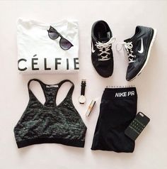 ↳Pinterest @8amartina↲ Athleisure Sets, Gym Leggings Outfit, Yoga Pants Outfit Fall, Gym Pants Women, Pretty Leggings, Spring Athleisure, Flatlay Ideas, Fall Activewear, Outfit Photoshoot