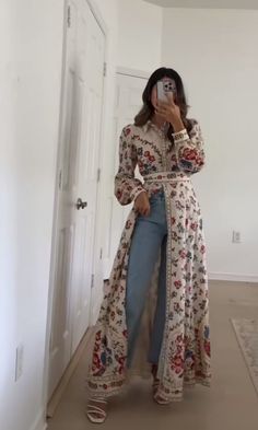 Modest Picnic Outfit, Floral White Dress, Indian Outfits Modern, Creating Outfits, Trendy Outfits Indian, Desi Fashion Casual, Diy Vetement, Modest Dresses Casual, Indian Dresses Traditional