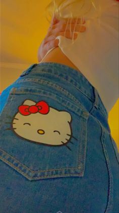 Hello Kitty Jeans Painting, Sanrio Clothes, Diy Hello Kitty, Dye Art, Leg Painting, Leg Art