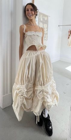 Alaia Wedding Dress, Selkie Puff Dress Outfit, Modern Fairytale Outfits, Flowy Fashion Aesthetic, Nodress Skirt, Fashion Line Up, Extravaganza Outfit, Fluid Fashion, Gathered Fabric