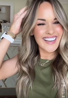 Teddy Bear Hair, Cortes Bob, Transitioning Hair, Future Hairstyles, 2024 Hair Color, Transitioning Hairstyles, Natural Blonde, Hair Things, Dye Ideas