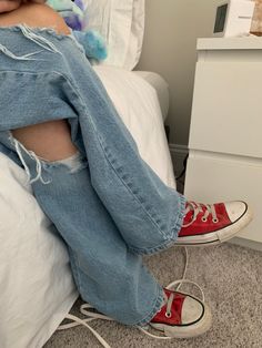 Jeans Drawing, Gym Challenge, Shoe Pics, School Style, I Dont Know, Red Sneakers, Cute Comfy Outfits, Red Pants