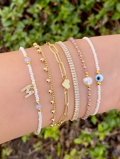 Pulseras Aesthetic, Silver Bracelet Designs, Girly Bracelets, Jewelry Fashion Trends, Fancy Jewellery, Fancy Jewelry