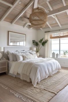 Beach House Main Bedroom, White Beach Bedroom Ideas, Seaside Home Interiors, Beach House Style Bedroom, Luxury Beach House Bedroom, White Country Bedroom, Beach Bedroom Ideas Coastal Style, Summer Aesthetic Room