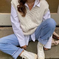 Gen Z Preppy Fashion, Women Comfortable Outfits, Classic Elegant Style Outfits, Layered Spring Outfits, Trendy Casual Outfits For Women, Spring Clothing Styles, Minimalist Lookbook, Ireland Fits, Brunch Looks