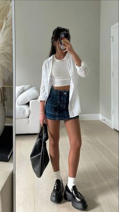 @breiigonzalez Jean Skirt Outfits Summer, Denim Skirt Outfit Summer, Fall Skirt Outfits, Skirt Outfits Aesthetic, Denim Skirt Outfit, Skirt Outfit Summer, Short Skirts Outfits, Jean Skirt Outfits, White Shirt Outfits