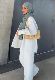 Hijab Summer Outfits 2022, Two Piece Outfits Hijab, Ootd Summer Hijab, Hijabi Style Summer, Outfit Hijab Summer, Summer Outfit Hijab, Outfit Voile, Summer Hijab Outfits, Hijabi Summer