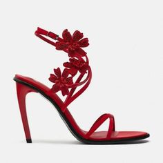 Heeled Sandals. Beaded Flower Shaped Detail. Thin Strap At Front. Thin Heel. Buckled Ankle Strap Closure. Heel Height: 3.9 Inches (10 Cm) Fancy Heels, Prom Girl Dresses, Floral Heels, Floral Sandals, Trip Outfits, Prom Girl, Red Heels, Gold Heels, Zara Shoes