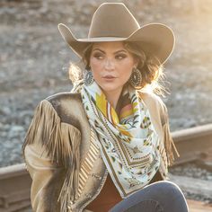 The Mesa has the perfect color combination! We love the traditional trade blanket look & feel. This is the perfect accessory to bring a lasting western story to your neckline. Mesa Wild Rag Scarf Silk Western Scarf, Western Glam, Cowgirl Style Outfits, Green And Turquoise, Western Wear Outfits, Cowboy Up, Western Outfits Women, Wild Rag, Silk Set