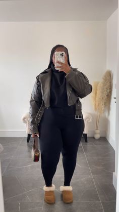 Fall Plus Size Outfits Black Women, Plussize Outfit Ideas Winter, Plus Size Outfit Ideas Black Women, Outfits For Plus Size Black Women, Plus Size Cozy Fall Outfits, Fall Outfits Black Women Baddie, Mint And Black Outfit, Plus Size Fall Winter Outfits