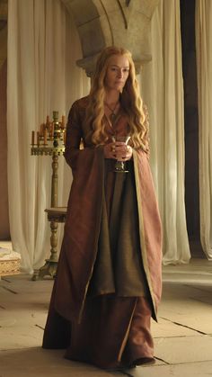 Lannister Dress, Game Of Thrones Dresses, Cercei Lannister, Game Of Thrones Cersei, Queen Cersei, Game Of Thrones Outfits, Cersei And Jaime, Game Of Thrones Costumes, Lena Headey