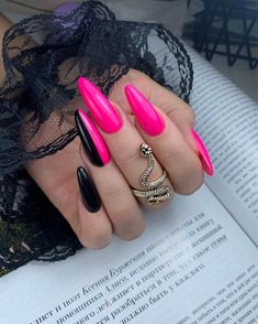 Nail Designs Aesthetic Black, Black Nails Ideas Simple, Black Nail Designs Prom, Black Nails Designs Short, Hot Pink Nails Glitter, Black Nails For Wedding, Hot Pink And Black Nails Acrylics, Neon Pink And Black Nails, Black And Hot Pink Nails