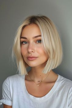 Blonde Bob Thick Hair, Bob 2023, Italian Bob, Blonde Bob Haircut, Short Blonde Bobs, Blonde Hair Transformations, Blonde Bob Hairstyles, Blonde Hair Inspiration, Short Blonde