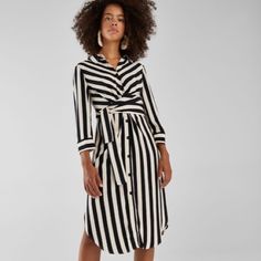 Sold Out Bershka Dress! Wrap Around Tie Around The Waist. Button Down. Very Classic And Easy To Wear. Zara Striped Shirt, Bershka Dresses, Zara Clothes, Zara Outfit, Collared Shirt Dress, Geometric Print Dress, Dress Zara, Zara Fashion, Striped Shirt Dress