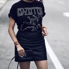 Band Tshirt Outfit, Band Shirt Outfits, Black Tshirt Outfit, Tshirt Outfit Summer, Tshirt Outfit, Jean Jacket Outfits, Black Dress Outfits, Black Outfits, Miniskirt Outfits