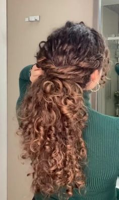 Easy Ponytail Hairstyle for Long Hair Hairstyles For Long Hair Women, Simple Hairstyles For Long Hair, Super Curly Hair, Curly Hair Ponytail, Work Hair