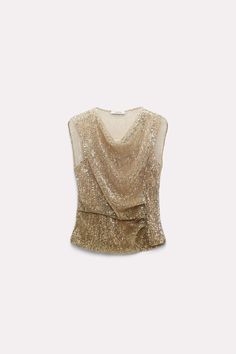 The sleeveless top is tailored with soft pleats, which creates beautiful draped volume. The sequins have a delicate color gradient. The style is lined with jersey, making it comfortable on the skin. Heel Accessories, Color Gradient, Mode Inspo, Denim Flares, Sequin Top, Fashion Books, Mode Inspiration, New Wardrobe, Gradient Color