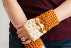 Shell Stitch Crochet Fingerless Gloves Free Pattern from B.Hooked Fingerless Gloves Free Pattern, Gloves Free Pattern, Shell Stitch Crochet, Crochet Fingerless Gloves Free Pattern, Shell Crochet, Crochet Hand Warmers, Patons Classic Wool, Crochet Wrist Warmers, Fingerless Gloves Crochet Pattern