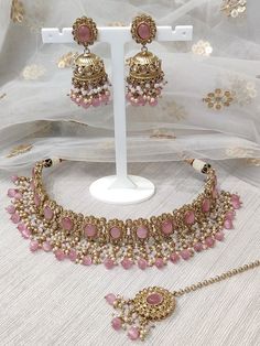 Pakistani Jewellery Set, Pink Desi Jewelry, Light Pink Jewelry Set, Desi Jewelry Set, Pink Jwellary Set, Desi Jewelry Aesthetic, Indian Jewelry Sets Simple, Pink Bridal Jewellery, Pink Indian Jewelry