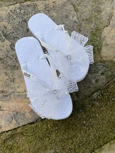 Bachelorette party White Toe Post Beach Slippers, White Party Slippers For Spring, Summer Bridal Shower Sandals With Round Toe, White Flip Flops For Beach Season Parties, Party Flip Flops With Toe Post For Beach Season, Party Toe Post Flip Flops For Beach Season, Beach Wedding Shoes With Round Toe For Summer, Summer Beach Wedding Shoes With Round Toe, Toe Post Flip Flops For Beach Season Party