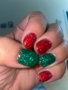 Red And Green Sparkle Christmas Nails, Green And Red Glitter Christmas Nails, Red Green Silver Nails, Red And Green Sparkle Nails, Red And Green Christmas Nails Simple, Christmas Nail Red And Green, Christmas Nails 2023 Green, Christmas Nail Designs Red And Green