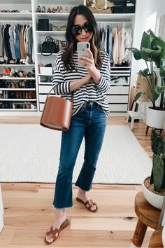 Flared Jeans Outfit Summer, Cropped Flare Jeans Outfit, Flare Jeans Outfit Spring, Neutral Bags, Bootcut Jeans Outfit, Loewe Tote, Hermes Sandals, Crystalin Marie, Flare Jeans Outfit