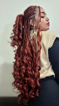 Mixed Color French Curl Braids, Goddess Braids Red And Black, Jessica The Prankster Braids, Red And Black Braids With Curls, Red Bohemian Braids, Christmas Braids Hairstyles Black, Burgundy French Curl Braids, Fall Color Braids, Spanish Curl Braids