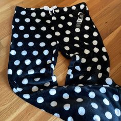 Super Soft Fleece Pants Black With White Polka Dots Size 1x Black Lounging Pants For Winter, Black Lounge Pants For Winter, Cozy Black Bottoms For Lounging, Cozy Black Lounging Bottoms, Cozy Fit Black Bottoms, Cozy Full-length Black Bottoms, Cozy Full Length Black Bottoms, Sleepwear Black, Knit Lounge Set