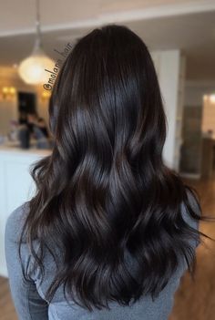 Warm toned black hair color. #avedaibw Long Dark Brown Hair, Tanjiro Wallpaper, Black Hair Balayage, Chocolate Hair, Brown Hair Balayage, Hair Shades, Hair Color Balayage