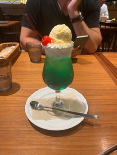 japanese dessert melon creme soda image at restaurant. Parfait, ice cream, melon soda, retro, japanese, Soda Float, Japan Drinks, Cream Soda Float, Japanese Melon Soda, Creme Soda, Japanese Cream Soda, Japanese Soda Can Aesthetic, Japan Drinks Aesthetic