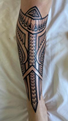 Trible Tattoos, Artistic Tattoos, Wing Tattoo Men, Realistic Rose Tattoo, Filler Ideas, Native Artwork, Armor Tattoo, Tattoo Leg, Polynesian Tattoo Designs