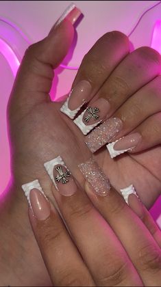 We provide high quality: - Gel polish base (Thinner than builder gel)  - Acrylic base (Thicker than builder gel) - Builder gel base (Thiner than acrylic) KEY FEATURES - Easy Application & Removal - Long Lasting & Reusable♻️ - Durable🔨 - Non-Damaging🚫 - Affordable 💰 - Made To YOUR Liking 🫶 - Shipped Right To Your Door 💌 WHAT TO EXPECT - 10 Handmade Custom Nails -Step by step instructions  -1 Prep kit (nail glue, alcohol wipe, a cuticle pusher, mini file & freebie's) CUSTOMIZATION - All sets Homecoming Nail Inspo 2023, Cute Nail Inspiration Acrylic, Square Acrylic Nails Birthday Set, Small Medium Nails Acrylic, High Class Nails, Cute Nail Inspo Square, Pixie Crystal Nail Designs, Acrylic Nails Medium Square, Sugar Nails Acrylic