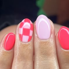 Cute Almost Nails, Simple Luminary Nails, Easy Fall Gel Nails, Nail Designs Not Acrylic, Pink Easy Nails, Teen Girl Nail Ideas, Cute Nail Ideas For Teenagers, No Tip Nail Ideas, Cute Nails Not Acrylic