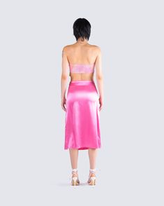 Elegant AND sexy?... yes please 🤩 This abstract print cropped top is the perfect elevated piece to finish off your look. Constructed from satin charmeuse fabric, complete with a multicolor pastel abstract gradient print, bandana hem, and elastic smocking on the back 💕 Pink Satin Party Skirt, Pink Satin Flared Skirt, Luxury Pink Silk Maxi Skirt, Luxury Pink Satin Skirt, Luxury Pink Asymmetrical Skirt, Abstract Gradient, Charmeuse Fabric, Gradient Print, Pastel Abstract