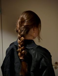 Brown Hair Fashion Outfit, 2 Braids Outfit, French Braid Brown Hair, Braid Hair Aesthetic, Braided Hair Aesthetic, Braided Aesthetic, Hairstyles For Long Hair Casual, Braided Hairstyles Aesthetic, Long Brown Hair Aesthetic