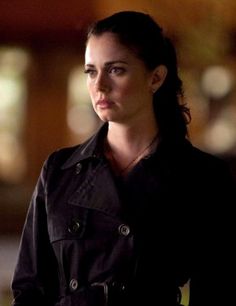 Mia Kirshner as Isobel Fleming in Vampire Diaries Isobel Flemming, The Vampire Diaries Photos, Vampire Diaries Photos, Diary Covers, Vampire Diaries Wallpaper, Highway To Hell, Superman Lois, Never Grow Old