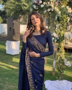 Pakistani Saree Styles, Full Sleeve Saree Blouse Design, Dark Colour Saree For Farewell, Dark Blue Saree For Farewell, Blue Festive Saree For Evening, Sari Long Sleeve, Blue Saree Makeup Look, Farewell Sarees School, Formal Blue Saree Blouse