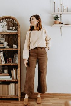 A Week of Outfits + Pared Down Beauty Routines, Easy Breakfast ideas, and more. Beauty Routine Weekly, A Week Of Outfits, French Beauty Routine, Week Of Outfits, Easy Breakfast Ideas, Wide Leg Pants Outfit, Monochrome Outfit, Outfit Look, Neutral Outfit