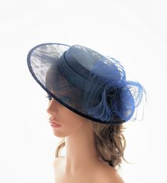 Chapeau de mariage bleu, chapeau de cérémonie, chapeau mariage bleu foncé, chapeau de cérémonie bleu foncé, bibi mariage blue foncé par ShoKoCreation sur Etsy Dark Blue Wedding, Wedding Fascinators, Wedding Hats, Blue Wedding, Fascinator, Wedding Accessories, Porter, Accessories Hats, Dark Blue