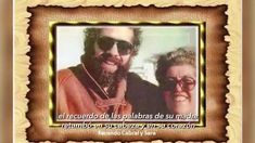 a man and woman are smiling together in front of a frame with the caption'el recuero de las palabras de la tabbras de marre '