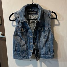 Smoke Free Home Nwot Casual Light Wash Vest For Fall, Blue Denim Vest For Fall, Casual Denim Blue Vest For Fall, Blue Fall Vest With Pockets, Blue Vest With Pockets For Fall, Casual Blue Denim Vest For Winter, Trendy Blue Denim Vest For Winter, Jean Vest, Express Jeans