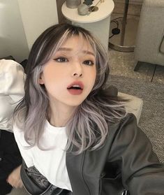 Korean Hair Dye, Kpop Hair Color, Korean Hair Color, Hair Color Underneath, Peekaboo Hair, Kpop Hair, Dyed Hair Inspiration, Pretty Hair Color, Tone Hair