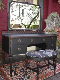 Vanity inspiration: black Gothic antique vanity (found on Craigslist) Gothic Vanity, Goth House, Gothic Antique, Goth Houses, Vanity Inspiration, Western Gothic, Antique Vanity, Haunted House