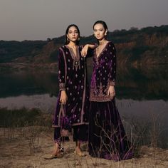 Velvet suits are back in fashion and are trending now more than ever for an intimate wedding. This is your ultimate opportunity to don this silhouette and own it at your upcoming winter nuptials!	#shaadisaga #indianwedding #velevtsuits #velvetsarees #velvetlehengas #bridaloutfitsforwinters #velvetsuitpartywear #velvetsuitssabyasachi #velvetsuitdesigns #blackvelvetsuits #velvetsuistwomen #redvelvetsuits #velvetsuitsneckdesign #bottlegreenvelvetsuits #anitadongrevelvetsuits #velvetsuitswedding Purple Velvet Pakistani Dress, Velvet Garara Suit Design, Latest Velvet Suit Designs, Blue Velvet Suit, Blouse Designs Aari Work, Velvet Dresses Outfit, Casual Blouse Designs, Black Velvet Suit, Intimate Winter Wedding