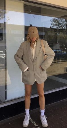 Hongkong Outfit, Cap Code, Looks Pinterest, Fashion 90s, Mode Inspo, 가을 패션, Mode Vintage, Sirens, Looks Style