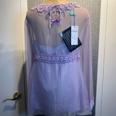 New Never Worn Gorgeous Blouse From 100% Silk With Matching Lining Top. Color:Lilac Size 8 Made In Italy