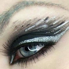 Swan Makeup, Makeup Contouring, Black Smokey Eye, Dramatic Eye Makeup, Simple Eye Makeup, Halloween Makeup Looks, Christmas Makeup