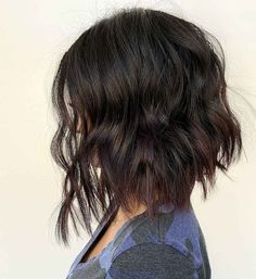 30 Inverted Bob with Layers Women Are Getting Right Now Layered Inverted Bob, Inverted Bob With Layers, Wavy Inverted Bob, Curly Inverted Bob, Wavy Angled Bob, Bob With Layers, Inverted Bob Haircut, Short Angled Bobs, Bob Hairstyle Ideas