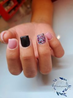 Dip Nail Ideas Square, Gel Nails Ideas Natural Nail, Black Glitter Nails Short, Dip Nail Inspiration, Extra Short Square Nails, Rodeo Nails, Elegant Touch Nails, Summer Gel Nails, Short Gel Nails